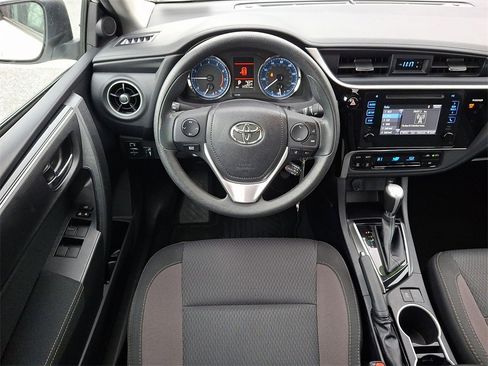 Certified 2017 Toyota Corolla LE image 11
