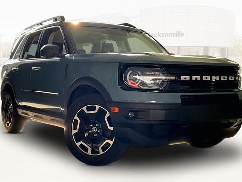 Used 2022 Ford Bronco Sport Outer Banks w/ Tech Package AWD/4WD image 3