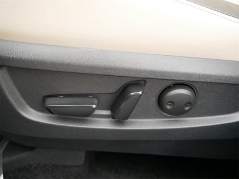 Used 2021 INFINITI QX50 Sensory image 16