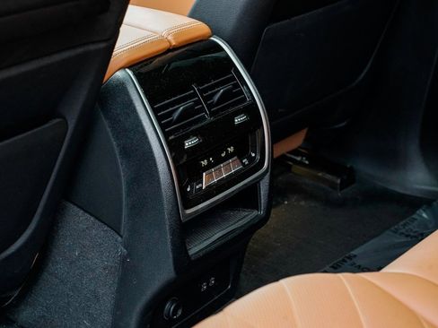 Used 2023 BMW X7 xDrive40i w/ M Sport Package image 19