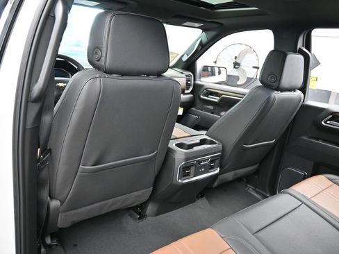 Used 2025 Chevrolet Silverado 1500 High Country w/ Technology Package image 41