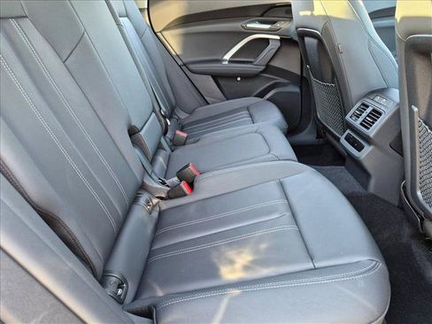 Certified 2025 Audi Q5 Premium w/ Convenience Package AWD/4WD image 17