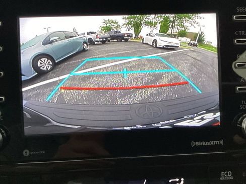 Used 2022 Toyota Prius LE FWD image 15