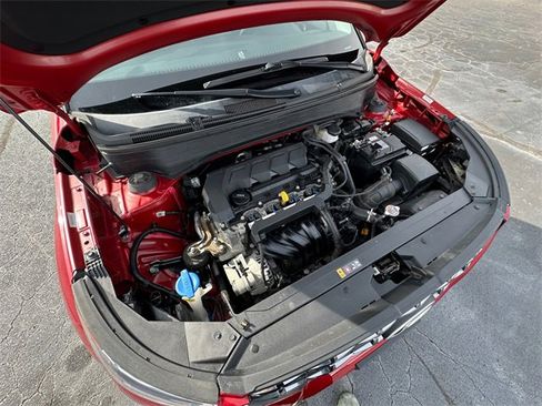 Used 2022 Hyundai Venue SEL image 32