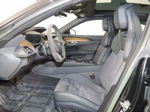 Used 2023 Audi e-tron GT Premium Plus image 12