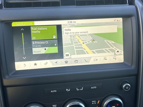 Used 2020 Land Rover Discovery Landmark image 12