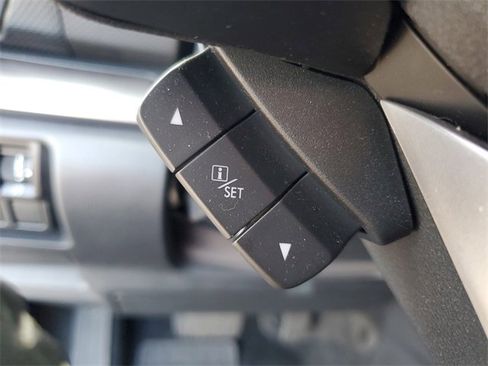 Used 2022 Subaru Forester Premium image 13