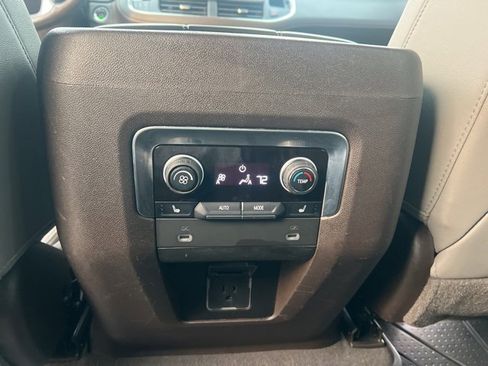 Used 2021 Chevrolet Suburban LT w/ LT Signature Package image 28