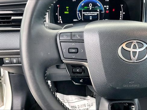 Used 2025 Toyota Camry SE image 27