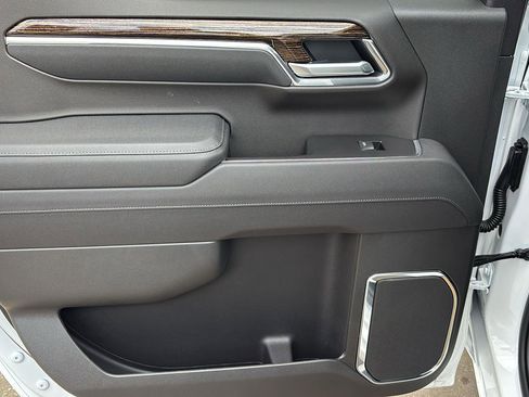New 2026 GMC Sierra 1500 SLE image 17