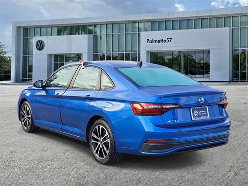 Certified 2022 Volkswagen Jetta Sport image 6