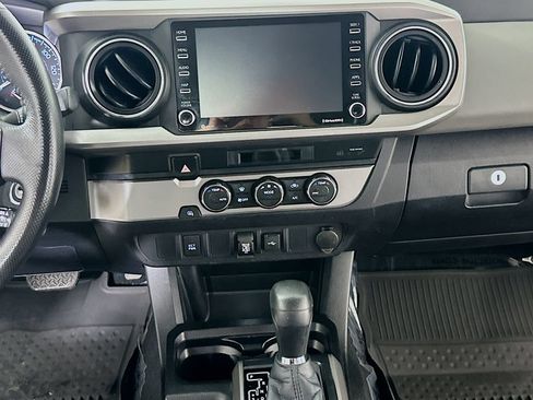 Used 2021 Toyota Tacoma SR5 RWD image 18
