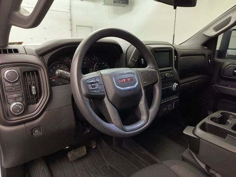 Used 2024 GMC Sierra 2500 Pro w/ Convenience Package image 4