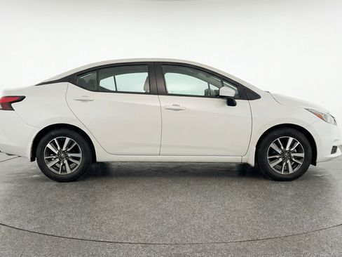 Used 2025 Nissan Versa SV image 11