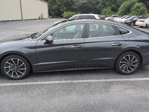 Used 2020 Hyundai Sonata Limited w/ Cargo Package FWD image 4