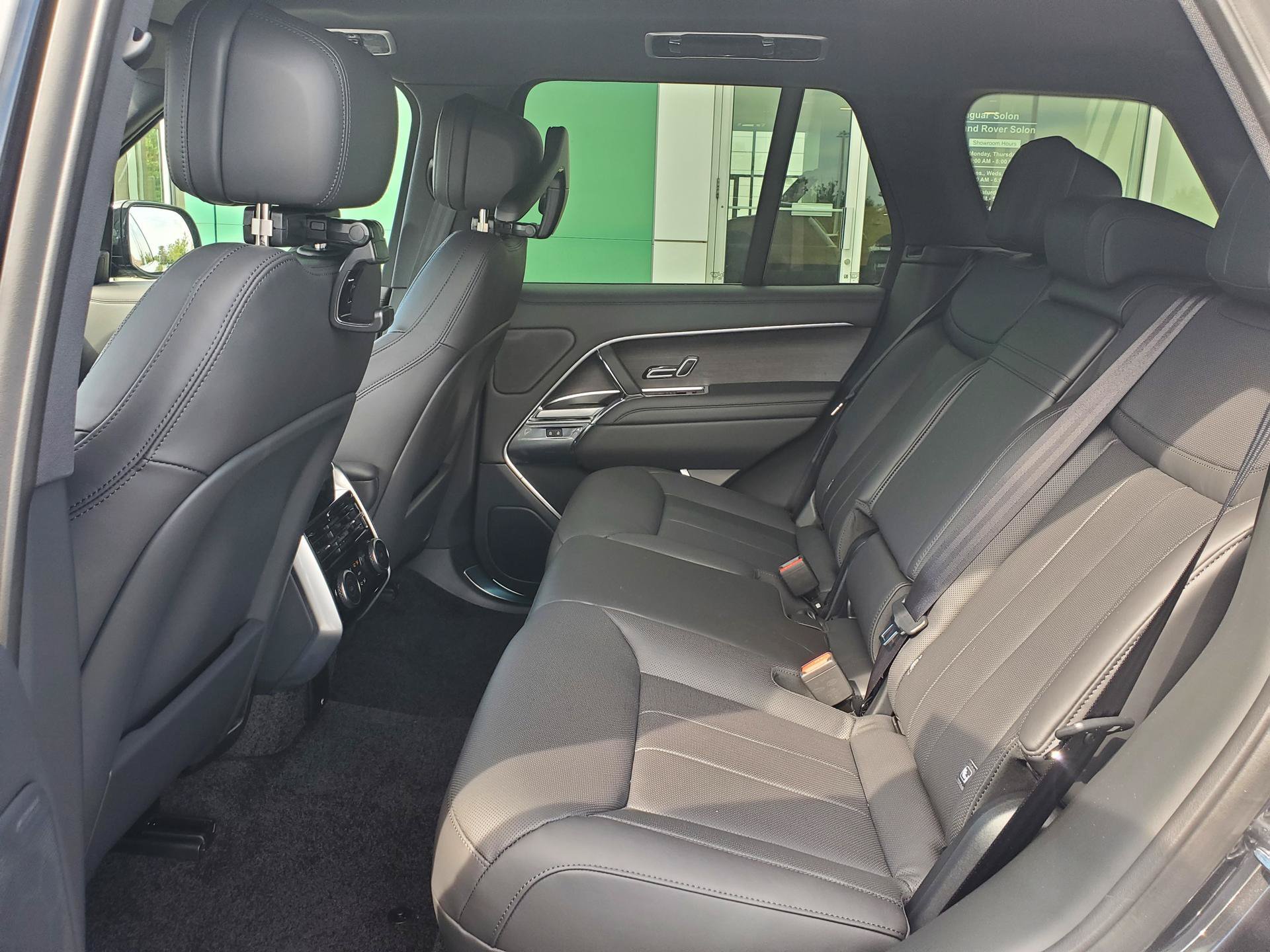 New 2027 Land Rover Range Rover SE AWD/4WD image 12