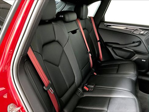 Used 2026 Porsche Macan AWD/4WD image 23