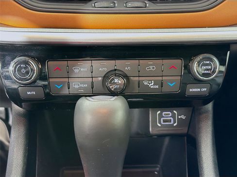 Used 2024 Jeep Compass Limited image 16