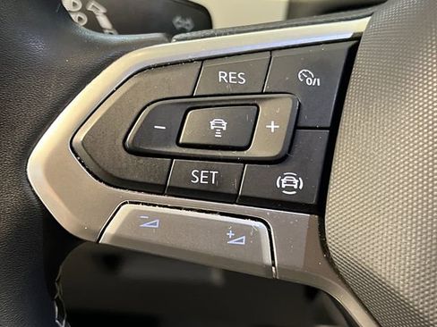 Certified 2022 Volkswagen Atlas Cross Sport SE image 21