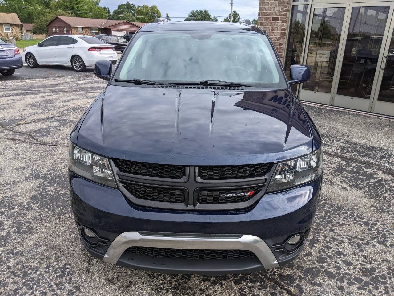 Used 2018 Dodge Journey Crossroad w/ Nav & Sun Group AWD/4WD image 8