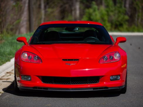 Used 2007 Chevrolet Corvette Z06 w/ Preferred Equipment Group RWD image 16