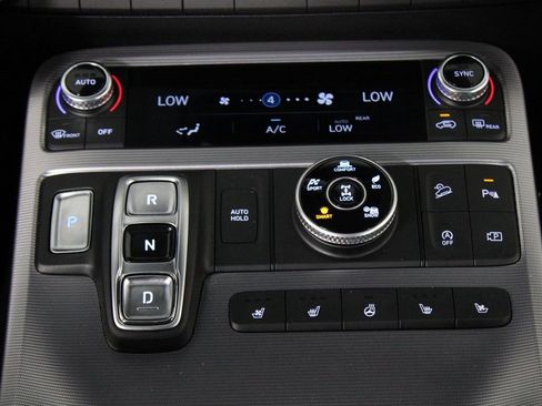 Used 2023 Hyundai Palisade Calligraphy image 19