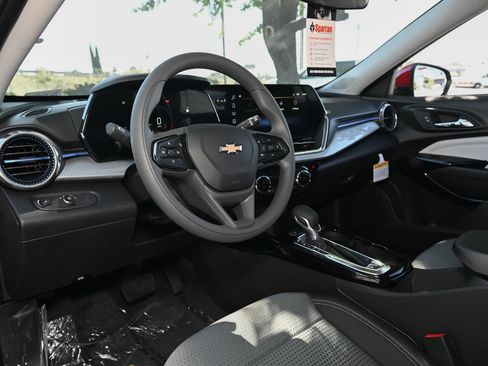 New 2026 Chevrolet Trax LT w/ LPO, Blackout Package image 14