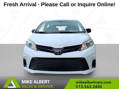 Used 2020 Toyota Sienna L FWD image 2