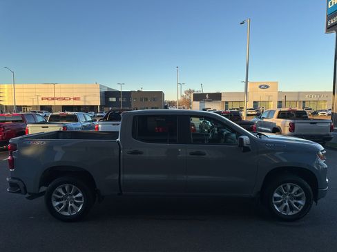 Used 2024 Chevrolet Silverado 1500 Custom image 5