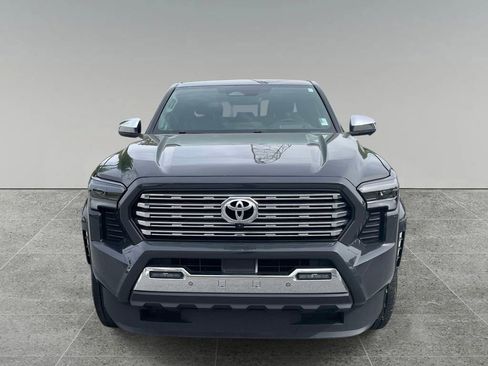 Used 2025 Toyota Tacoma Limited AWD/4WD image 8