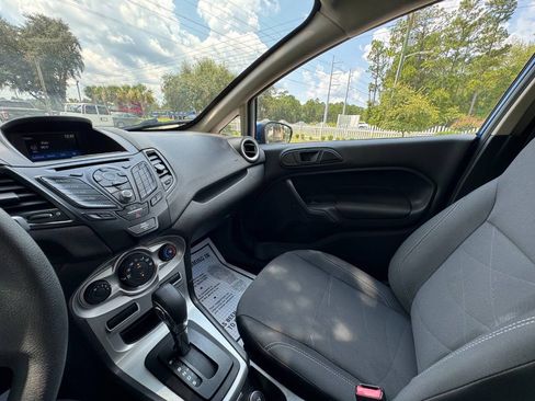 Used 2018 Ford Fiesta SE FWD image 17