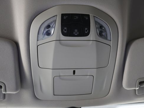 Used 2024 Chrysler Pacifica Touring-L image 62