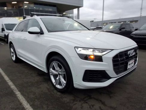 Used 2022 Audi Q8 Premium Plus w/ Premium Plus Package image 2