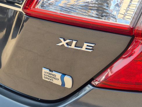 Used 2012 Toyota Camry XLE w/ Convenience Pkg FWD image 29