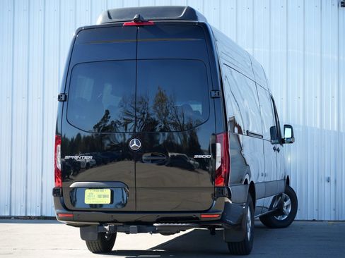 Used 2024 Mercedes-Benz Sprinter 2500 image 5