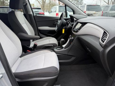 Used 2019 Chevrolet Trax LT image 15