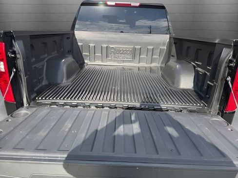 Used 2025 Chevrolet Silverado 1500 LT image 9