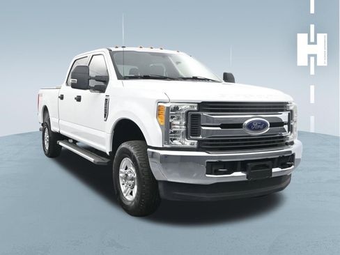 Used 2017 Ford F250 XLT image 3
