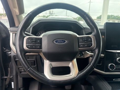 Used 2024 Ford Expedition Max XLT AWD/4WD image 3