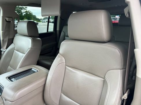 Used 2016 GMC Yukon XL SLT w/ Open Road Package AWD/4WD image 15