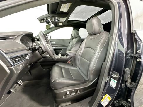 Used 2023 Cadillac XT4 Sport image 4