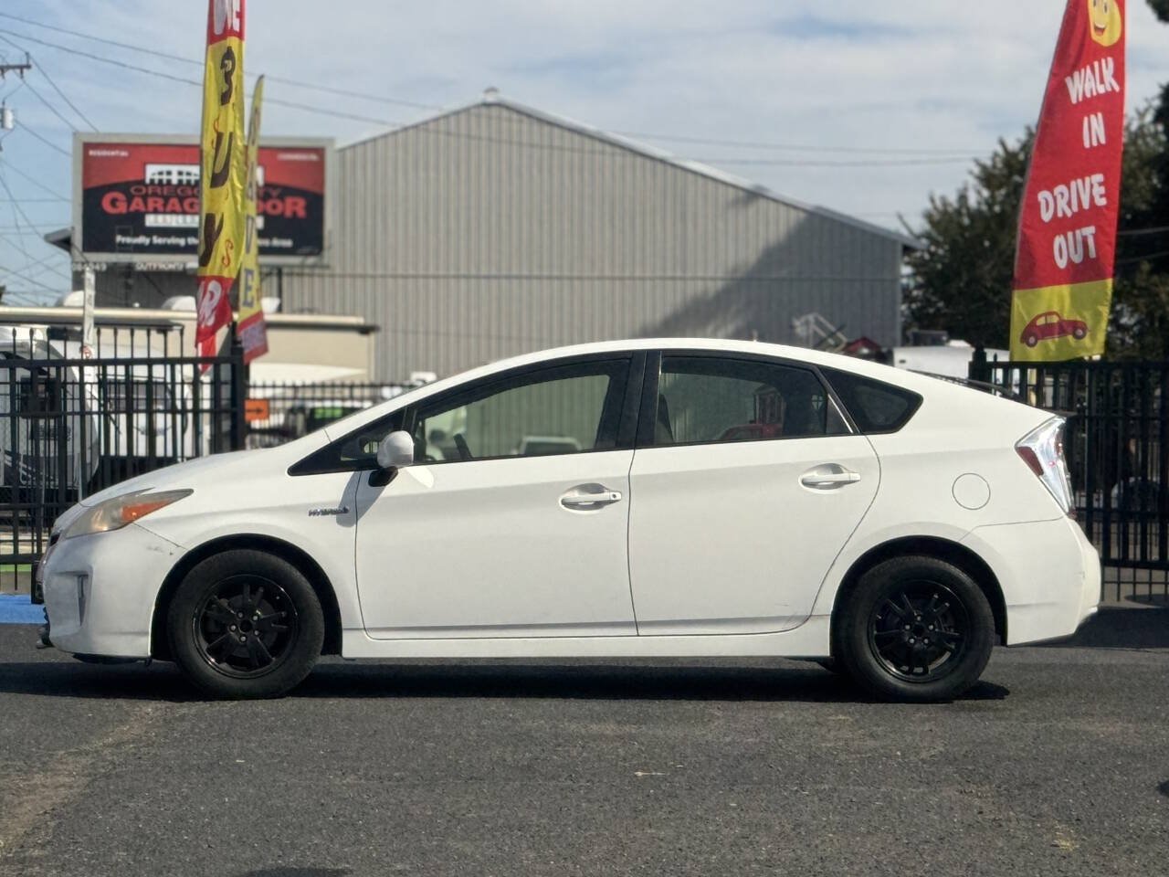 Used 2012 Toyota Prius Two FWD image 17