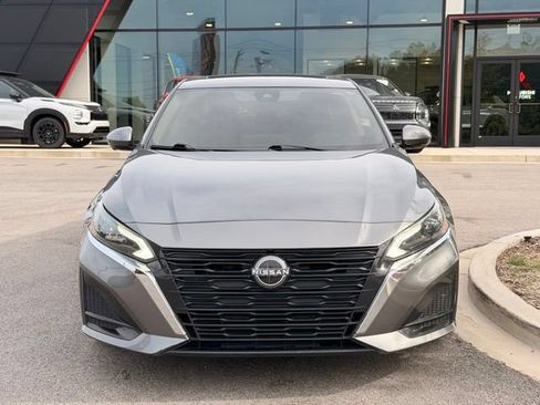 Used 2023 Nissan Altima 2.5 SL FWD image 5
