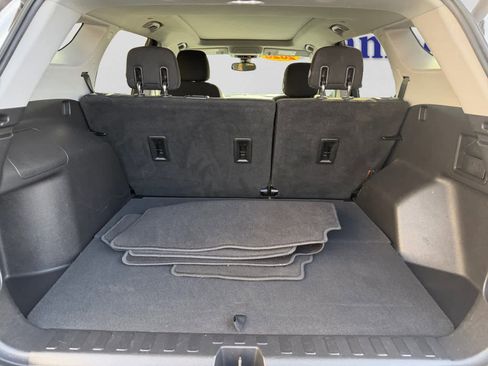 Used 2020 GMC Terrain SLE w/ Driver Convenience Package image 4