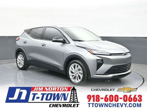 New 2027 Chevrolet Bolt LT FWD image 1