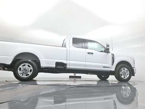 New 2026 Ford F350 XLT image 41