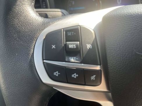 Used 2023 Ford Explorer XLT w/ Equipment Group 202A RWD image 24