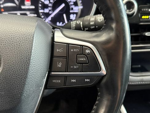 Used 2021 Toyota Highlander Limited AWD/4WD image 13
