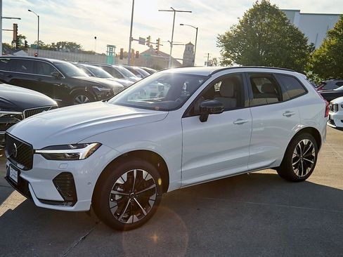 New 2026 Volvo XC60 B5 Plus w/ Protection Package Premier image 6