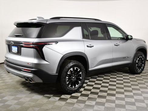 Used 2025 Chevrolet Traverse Z71 AWD/4WD image 6